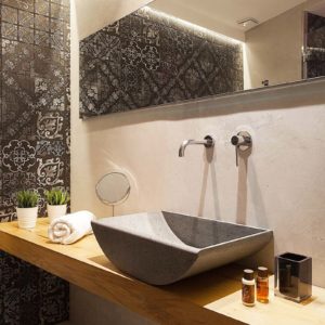 2018 - Tiles: FATTI A MANO - Sink: AQUA - Quattro Canti Suite - Luxury Rooms Hotel, Catani